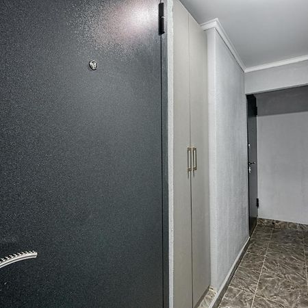 Апарт 33 Lägenhet Alma-Ata Exteriör bild